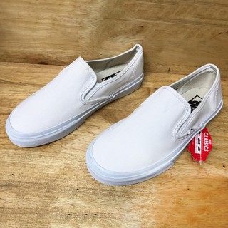 รองเท้าผ้าใบ Vans Slip-On Authentic สีขาวล้วน