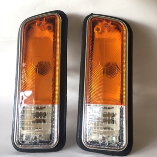 ไฟหรี่กันชน ดัทสัน 521 2 สี DATSUN 521 Bumper Lamps ราคาต่อคู่(ซ้าย,ขวา)