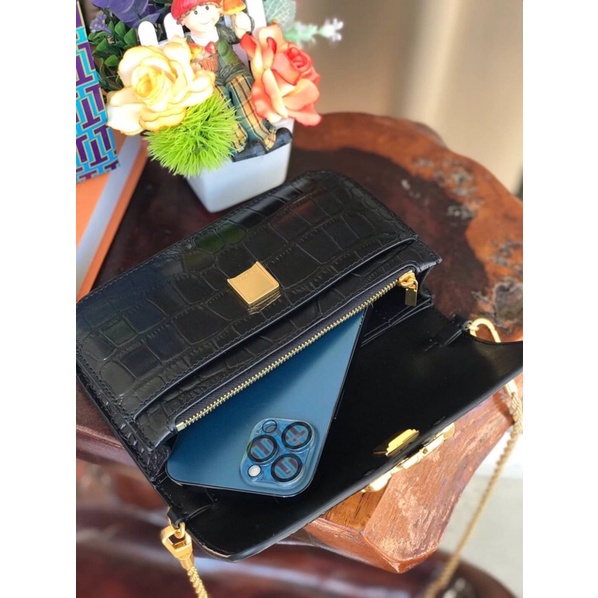 งานช็อปแบรนด์-tory-burch-eleanor-crocodile-embossed-phone-crossbody-bag