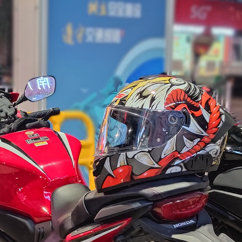 ภาพหน้าปกสินค้าหมวกกันน็อคเลนส์คู่ สำหรับการขับขี่รถจักรยานยนต์