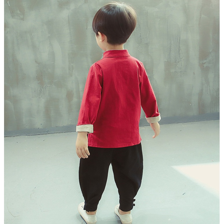 ชุดตรุษจีนเด็ก-ชุดจีนเด็ก-เสื้อคอจีนแขนยาว-แต่งตัวหน้งสือจีนที่อกซ้าย-สีแดง-พร้อมกางเกง