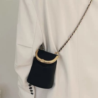 Mame bag Total look! สะพายกับชุดไหนก็เริ่ด ดูแพงมาก ขนาดพอดีใส่มือถือรุ่นพลัสได้