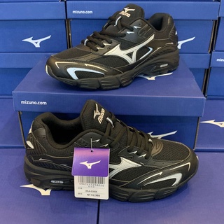 ภาพขนาดย่อของภาพหน้าปกสินค้าแท้ % (จัดส่งที่รวดเร็วจัดส่งฟรี) MIZUNO 8KA-03009 (ลิขสิทธิ์แท้) ผู้ชายและผู้หญิง รองเท้ากีฬา รองเท้าลำลอง จากร้าน black0075 บน Shopee