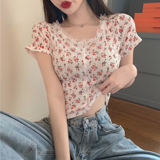 เสื้อยืดแขนสั้น คอกลม พิมพ์ลายดอกไม้ แต่งลูกไม้ เข้ากับทุกการแต่งกาย สไตล์ตะวันตก แฟชั่นฤดูร้อน สําหรับผู้หญิง