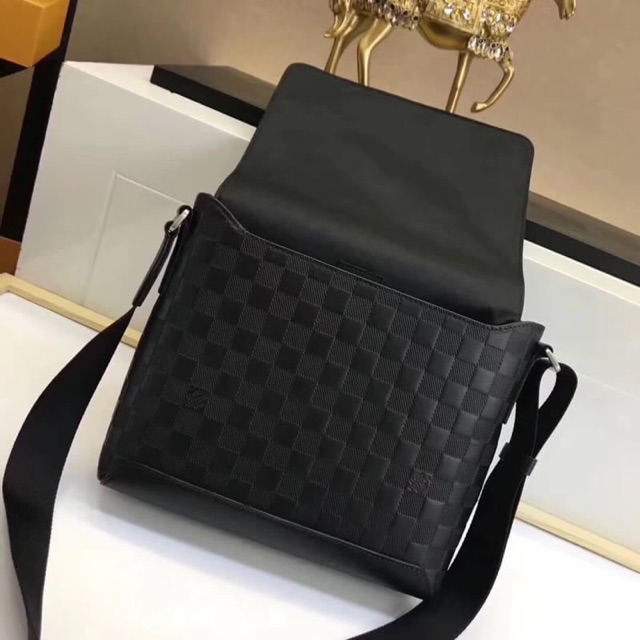 กระเป๋า-lv-messenger-hi-end1-1-พร้อมส่งค่ะ