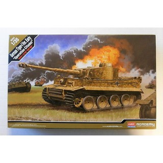 โมเดลประกอบ Academy Model 1/35 AC13509 GERMAN TIGER-I VER.EARLY