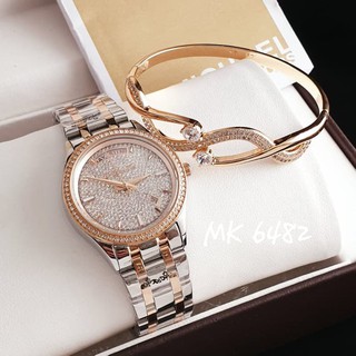 ภาพขนาดย่อของภาพหน้าปกสินค้านาฬิกาMICHAEL KORS นาฬิกาข้อมือ watch นาฬิกาแบรนด์เนม นาฬิกาข้อมือผู้หญิงนาฬิกา ไมเคิล คอร์ brandname OWM155 จากร้าน outlet_watch_premium บน Shopee ภาพที่ 2