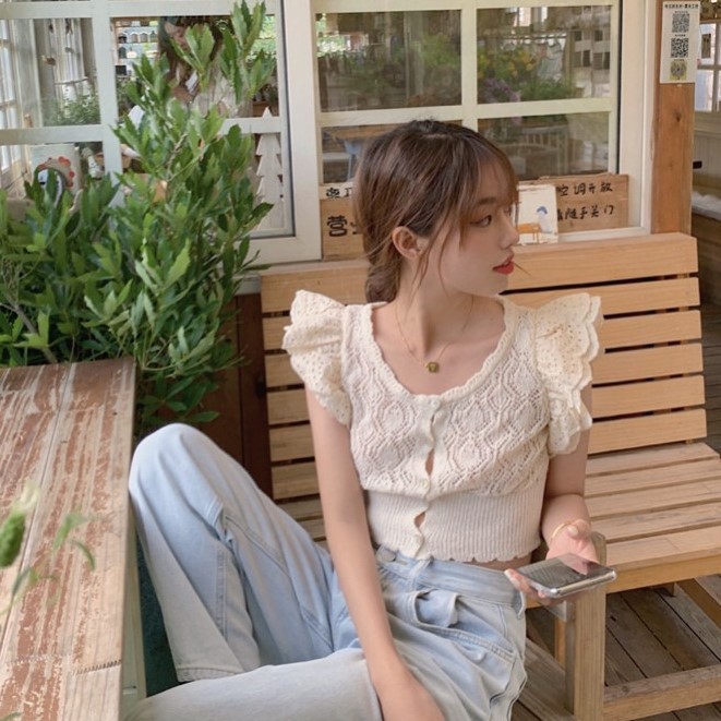 เสื้อไหมพรมถักสีครีมแขนแต่งระบาย-เสื้อน่ารัก-เสื้อไหมพรม