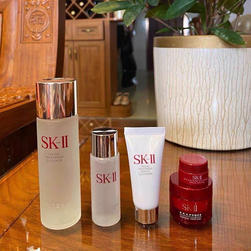 ภาพสินค้าJapan SK2 / SK-II / SKII skin care set fairy water กล่องห้าชิ้น / โทนเนอร์ / โลชั่น / อายครีม / ครีมทาหน้า / คลีนเซอร์ จากร้าน littlebeauty1 บน Shopee ภาพที่ 2