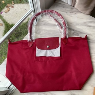 (ผ่อน0%) กระเป๋าสะพาย Longchamp neo M long สีแดง ผ้าไนล่อน