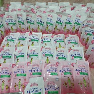 ภาพขนาดย่อของภาพหน้าปกสินค้าKirei Kirei Family Foaming Hand Soap โฟมล้างมือคิเรอิ จากร้าน beer_pookpong บน Shopee