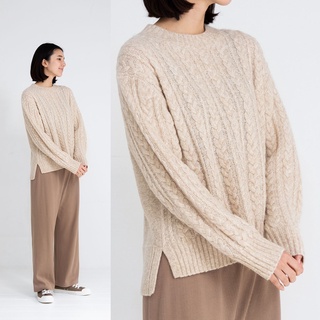 เสื้อไหมพรมคอกลม เสื้อครอปไหมพรม MUJI : Cable knit crew neck sweater #16337240531