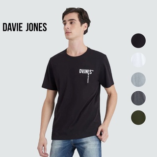 DAVIE JONES เสื้อยืดพิมพ์ลายโลโก้ ทรง Regular Fit สีขาว สีดำ สีเทา สีเขียว สีเทาเข้ม Logo Print T-Shirt BA0003WH BK TD GR CD