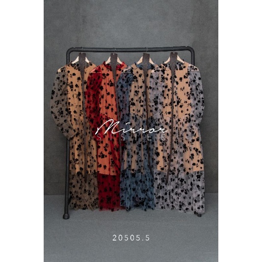 ป้าย-mirrorsister-20505-5-เดรสผ้าซีทรูลายดอกกำมหยี่สีดำ-คอตั้งแต่งกุ๊นระบาย-มีซับใน-มาพร้อมเข็มขัด