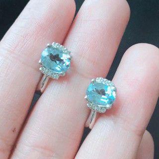 ต่างหูเงินแท้ 92.5 % ฝังพลอยโทแพซสีฟ้า (Blue topaz) ประดับด้วยเพชรรัสเซีย รุ่น GE1725-BT