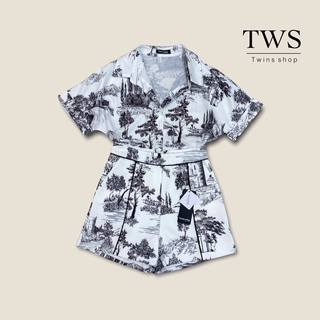 TWINS SHOP Setเสื้อเเขนสั้นงานพิมพ์ลายมาคู่กับกางเกงเอวสูงขาสั้นแต่งขอบเส้นสปาเกตตี้ด้านหน้า กางเองทรงเอวสูงสวย