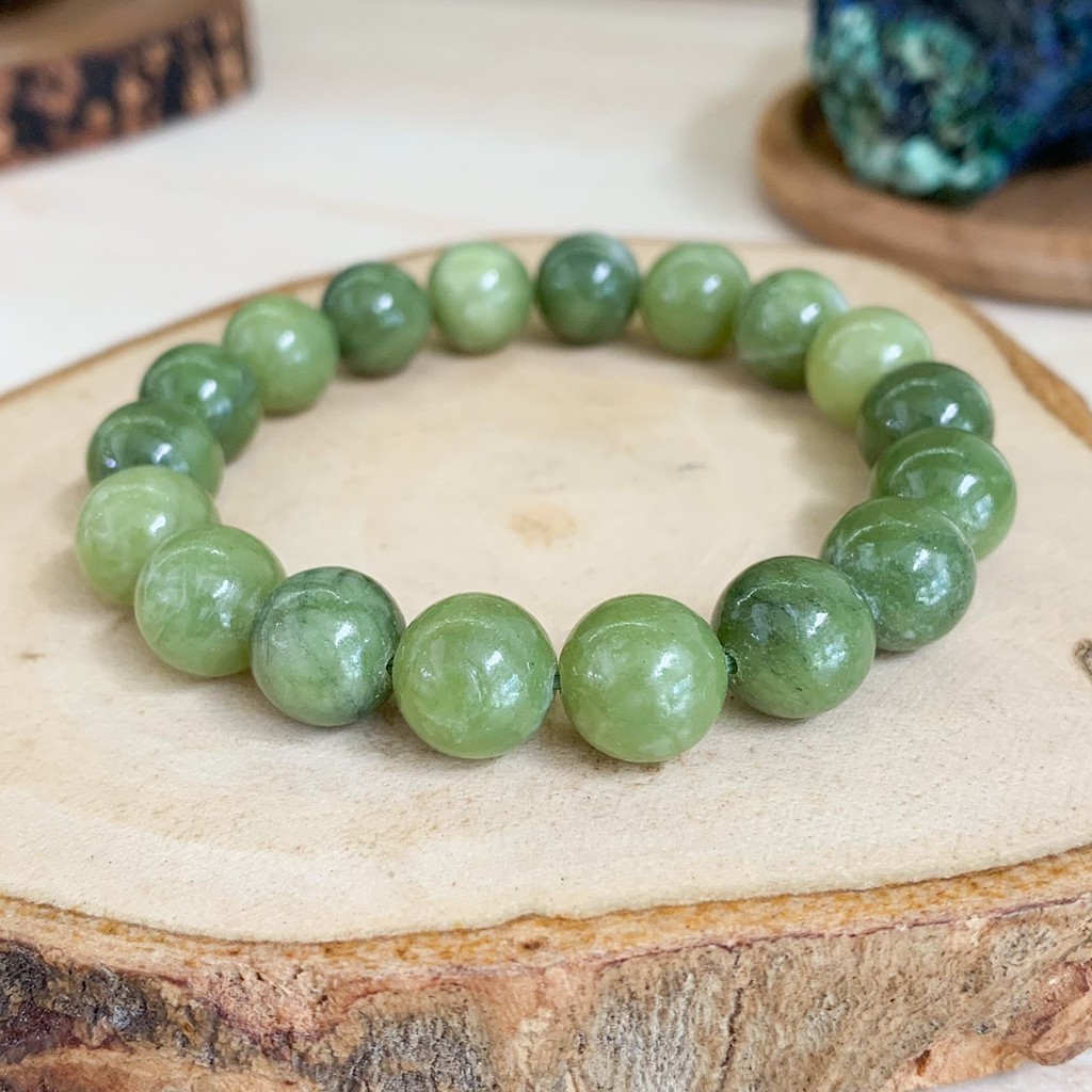 ราคาและรีวิวกำไลข้อมือหิน หยกเกาหลี Korean Jade เนื้อทึบ *หินธรรมชาติแท้ 100%*