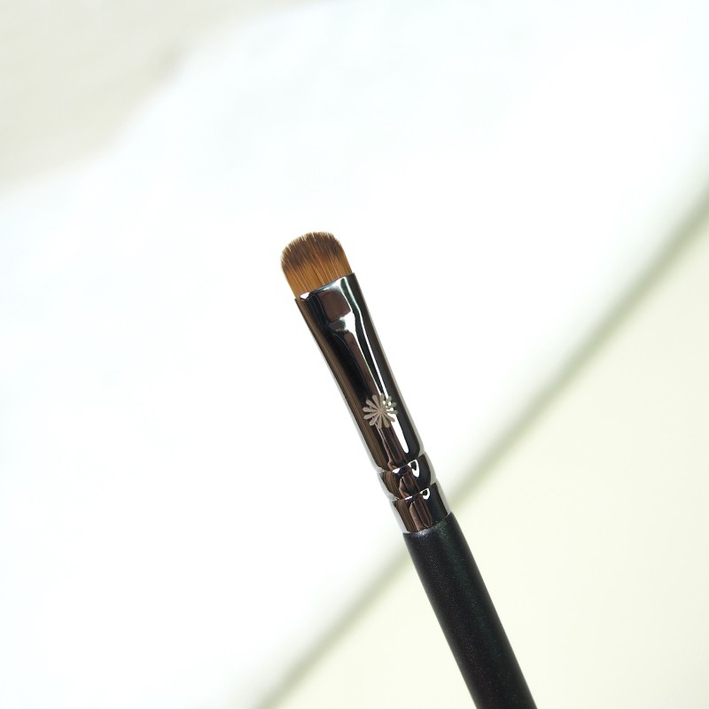picasso-pony-302-detail-eye-shadow-brush-press-upper-and-lower-eye-tail-concealer-makeup-brush