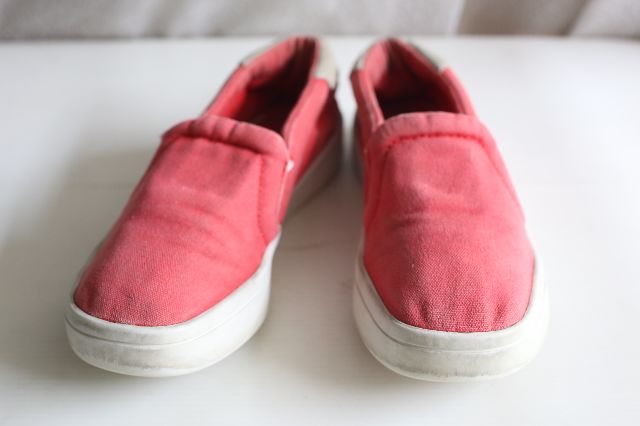 Adidas courtvantage slip on best sale