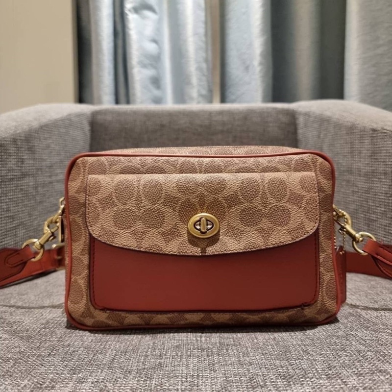 coach-cassie-camera-bag-in-colorblock