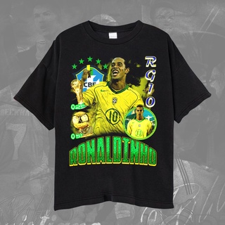 เสื้อยืด พิมพ์ลาย Brazil Ronaldinho Striker Of Brazil Ronaldinho Ball สําหรับผู้ชาย และผู้หญิงS-5XL