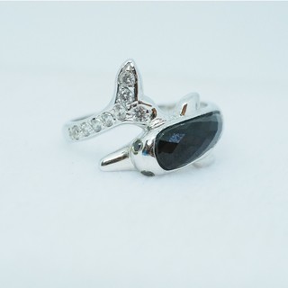แหวน แหวนนิลรูปปลาโลมา  แหวนเงิน แหวนผู้หญิง  แหวนแฟชั่น เงินชุบทองคำขาว  เจียนิลติดขอบสนิท Size 50-55