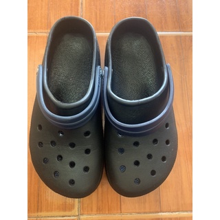 รองเท้าลำลองcrocs มือ2