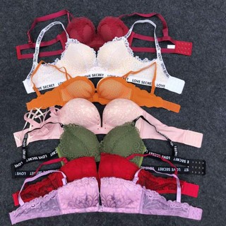 บราเกาหลี ไร้โครง ซื้อ 3 ชิ้น สวยหรูดูไฮโซ Size 32-38 สุ่มสีและลาย