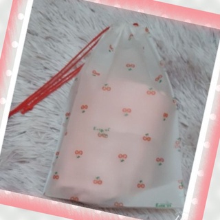 ถุงเชือกรูดพลาสติก ลายเชอรี่ 🍒 ถุงอเนกประสงค์ แบบขุ่น ใส่เสื้อผ้า ของใช้ พกพาสะดวก (18x25 cm)