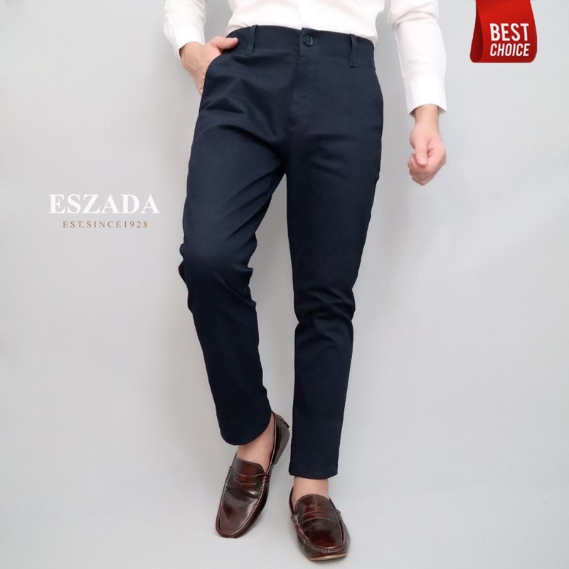 ภาพหน้าปกสินค้าESZADA กางเกงขายาวผ้าชิโน่ A+ ทรงกระบอกเล็ก จากร้าน eszada บน Shopee