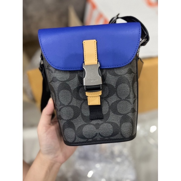 ผ่อน0-กระเป๋าสะพายข้างชาย-coach-track-small-flap-crossbody-in-colorblock-signature-canvas-c6845-ลายซี-สีน้ำเงิน-เทา