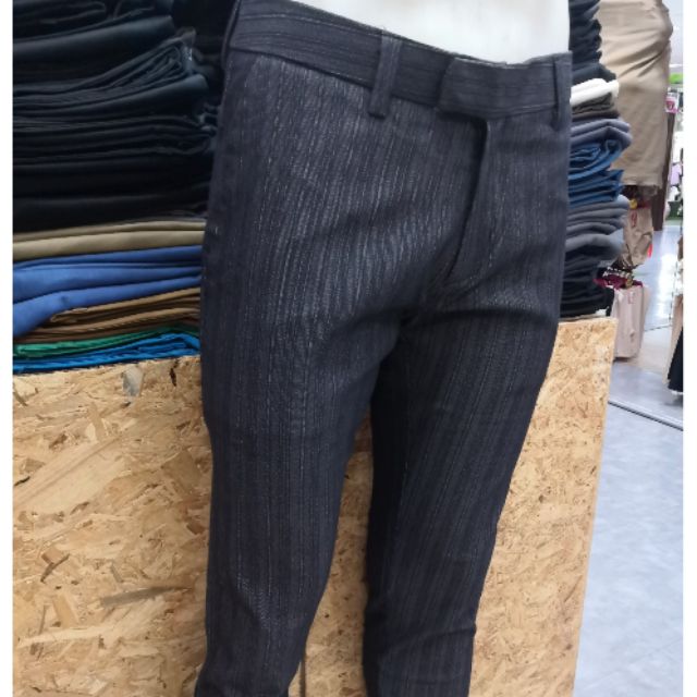 ภาพหน้าปกสินค้ากางเกง​สแล็ค​ขาเดฟผ้า​ยีนส์​ยืด​สีดำลายเส้น