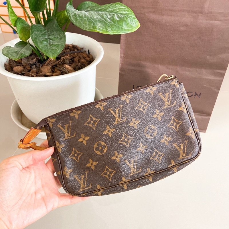 lv-พอชใบที่5-มือสองของแท้-ค่ะ