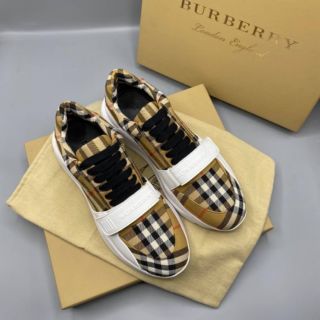 รองเท้า BURBERRY​ พร้อมอุปกรณ์​