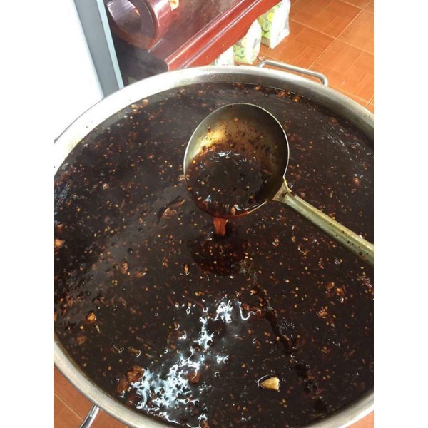 ภาพหน้าปกสินค้าน้ำจิ้มพริกเผา ลูกชิ้นยืนกินบุรีรัมย์ จากร้าน famary บน Shopee