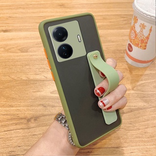 เคสโทรศัพท์มือถือ วีโว่ VIVO Y77 / Y30 / Y55 / Y75 / X80 / X80 Pro 5G Handphone Casing With Wrist Band Camera Protection Phone Case Transparent Matte PC Back Cover VIVOY30 VIVOY55 VIVOY77