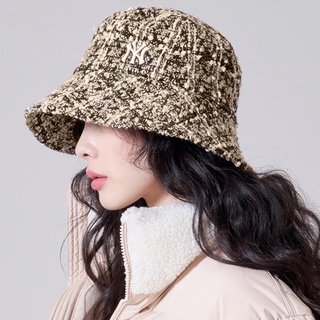 ภาพหน้าปกสินค้าBucket hat ขนสัตว์ใหม่แฟชั่นฤดูหนาวหมวก หมวกคลาสสิกโลโก้ NY สําหรับผู้หญิง ที่เกี่ยวข้อง