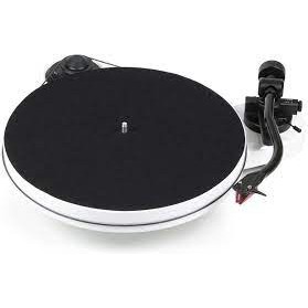 pro-ject-rpm-1-carbon-manual-turntable-with-8-6-carbon-tonearm