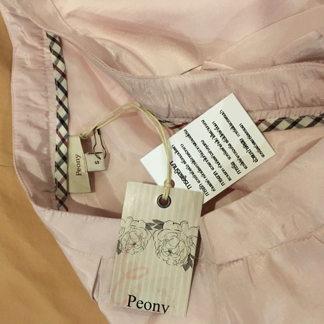 new-กระโปรงไปงาน-peony-ใหม่พร้อมป้าย-สีชมพู-ผ้าไหมไฮโซหรูหราค่ะ-เอว-26-ยาว-21-นิ้ว