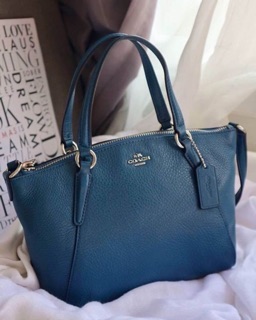 COACH ทรงพัดมินิ สีกรมท่า