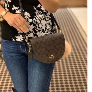 (ผ่อน0%) กระเป๋าสะพายข้าง ELLEN CROSSBODY IN SIGNATURE CANVAS (COACH C1430) ลายซี สีน้ำตาลเข้ม ครึ่งวงกลม