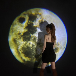 ภาพขนาดย่อของภาพหน้าปกสินค้าโคมไฟโปรเจคเตอร์ รูปดวงจันทร์ กาแล็กซี่ สร้างสรรค์ สําหรับตกแต่งบ้าน ปาร์ตี้วันเกิด จากร้าน pinocci.th บน Shopee