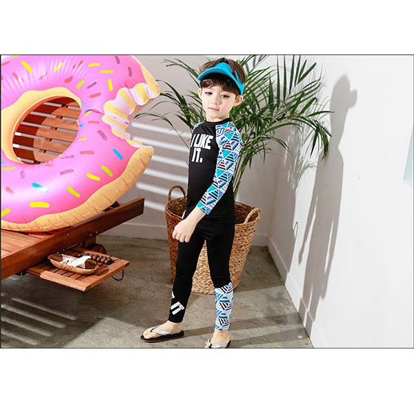 ภาพหน้าปกสินค้า(2-10ปี) ชุดว่ายน้ำเสื้อ+กางเกงลาย I LIKE IT จากร้าน babydressup บน Shopee