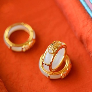 ภาพหน้าปกสินค้าLucky-shop แหวนความมั่งคั่งมงคลแหวนหยกธรรมชาติ Hetian ชุบทอง 18k ชายและหญิงฝังแหวนหยกคู่ของขวัญแหวนหางหยกขาวแหวนนำโชค, แหวนเหรียญ ที่เกี่ยวข้อง