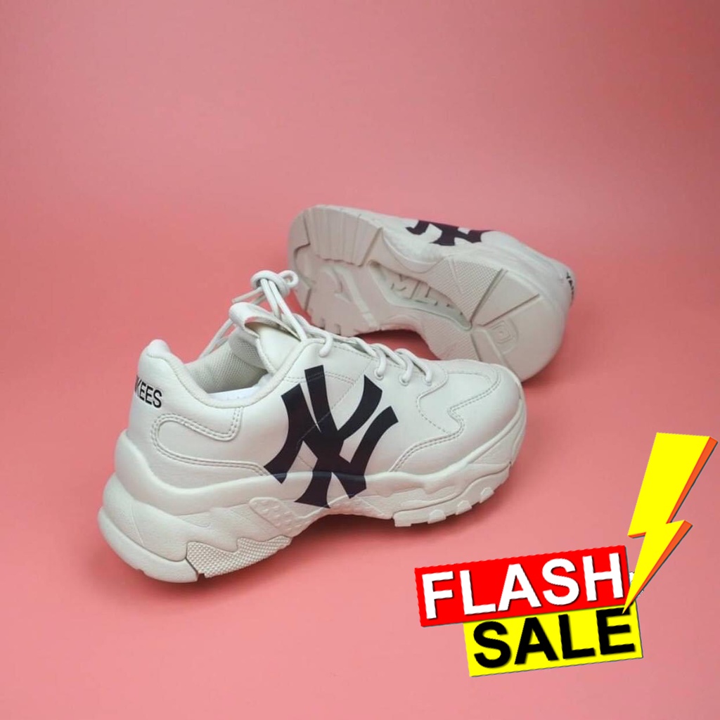 ภาพสินค้าพร้อมส่ง รองเท้าMLB BOSTON รองเท้าลลองหญิง ถ่ายจากสินค้าจริง100% จากร้าน mshose บน Shopee ภาพที่ 2