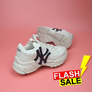 ภาพขนาดย่อของภาพหน้าปกสินค้าพร้อมส่ง รองเท้าMLB BOSTON รองเท้าลลองหญิง ถ่ายจากสินค้าจริง100% จากร้าน mshose บน Shopee ภาพที่ 2