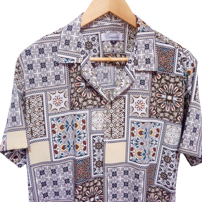 เสื้อฮาวายสีน้ำตาล-ลายสไตล์บาโรกสวยๆ-คัตติ้งเนี๊ยบ-ผ้านิ่มลายคมชัด-ลายไม่ซ้ำใคร