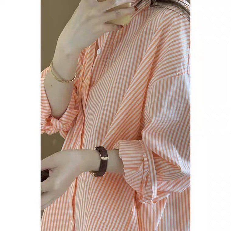 ภาพสินค้าMC2859 เสื้อเชิ้ต ลายทาง แฟชั่นผู้หญิง เสื้อแขนยาว สไตล์ฮ่องกง เสื้อคลุม Orange/freesize จากร้าน mv_p4ve_9x บน Shopee ภาพที่ 3