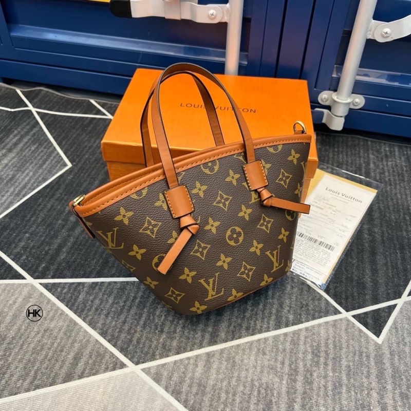 กระเป๋าหลุยส์-มาใหม่-ทรงพัด-พร้อมกล่องแบรนด์-louisvuitton-41226