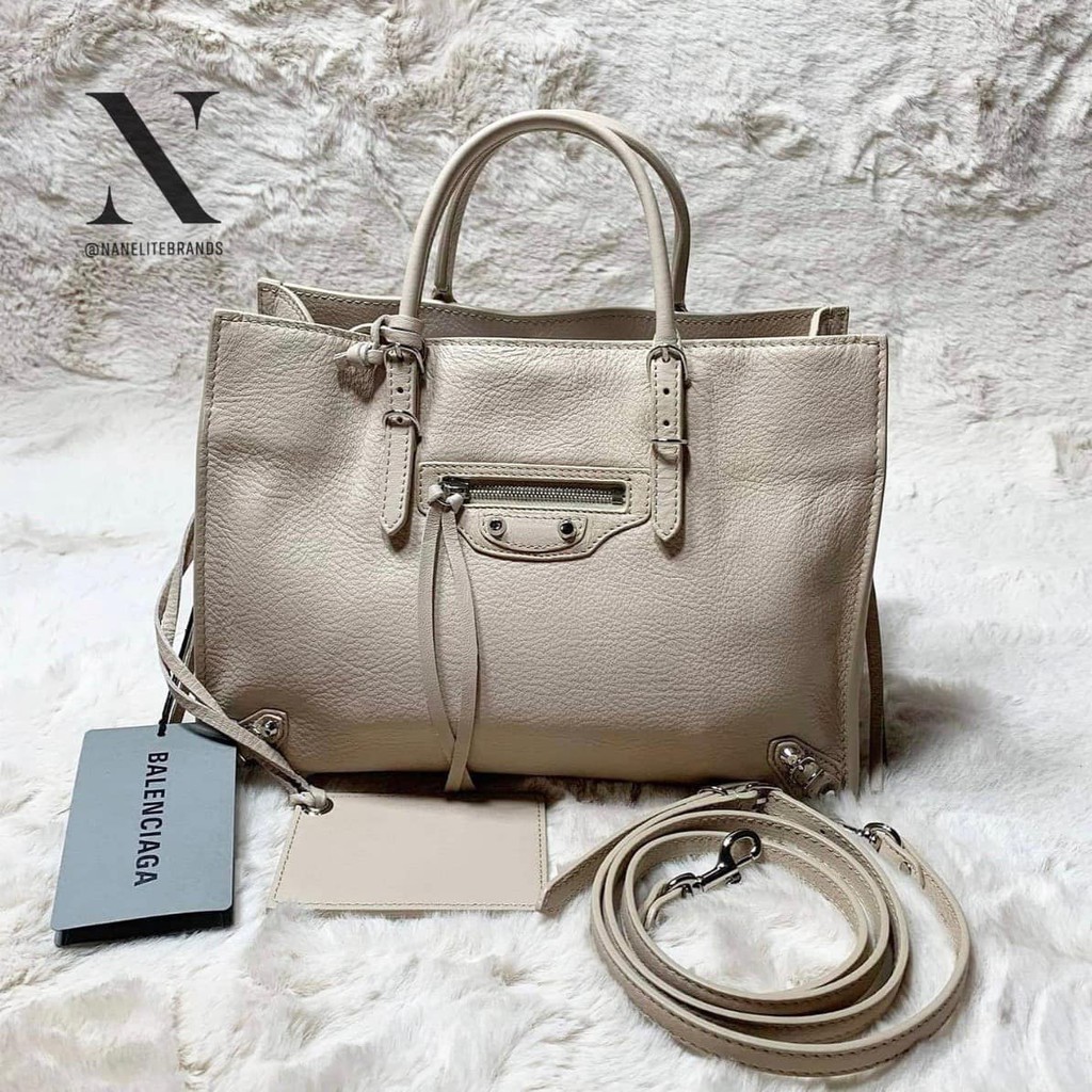Papier a6 balenciaga deals